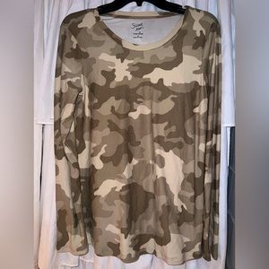 🎄Sweet Tea by Pink Rose camouflage long sleeve tee🎄